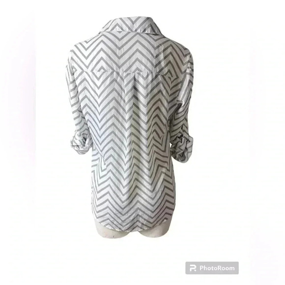 3/$20 EXPRESS the portofino shirt sm collared chevron high low adjustable sleeve - Picture 2 of 6